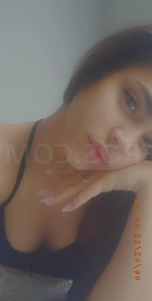 Faride, escort in Blenheim - 8863