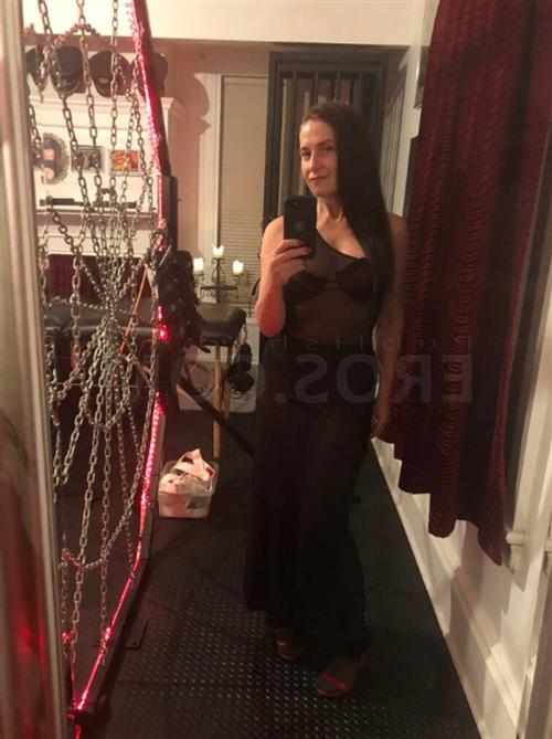 Escort Gazwa, Newlands - 9919